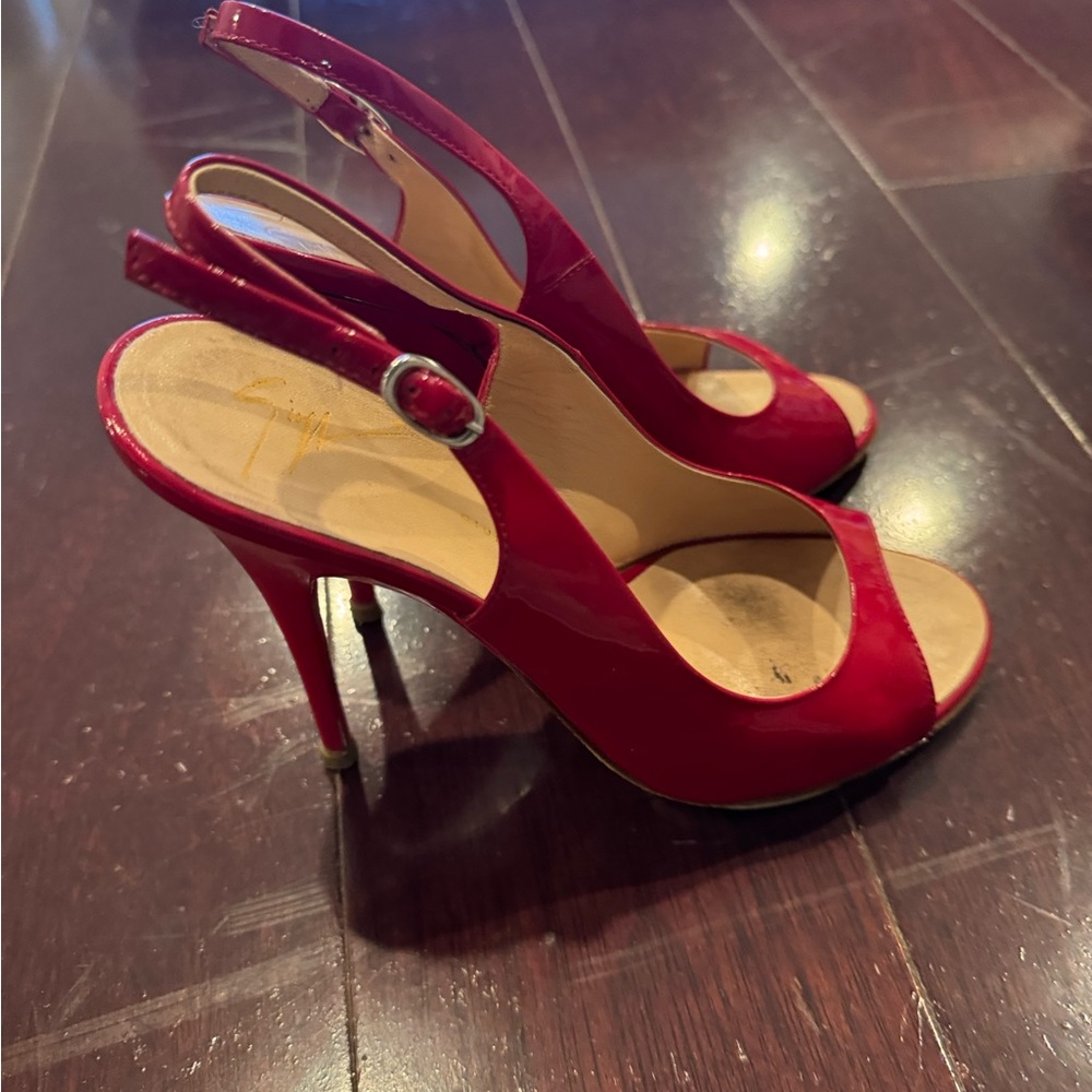 Red Giuseppe Zanotti heels. Size 38. - Picture 5 of 6